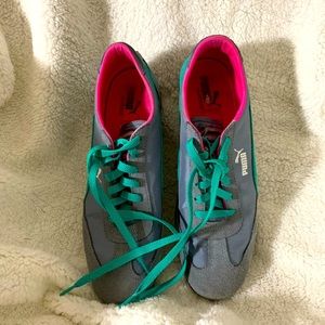 Women’s Gray sneakers